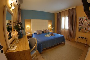 Dolphin Bay Seaside Resort & Suites