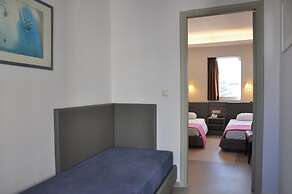Astron Hotel