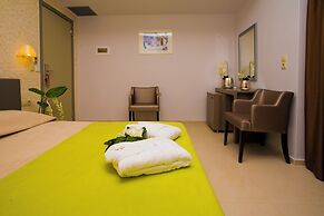 Astron Hotel