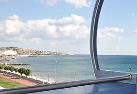 Astron Hotel