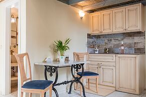 Pandora Suites