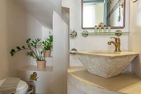 Pandora Suites