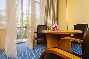 Versailles Hotel