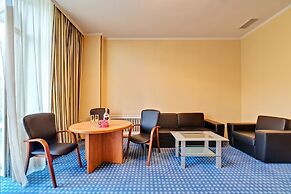 Versailles Hotel