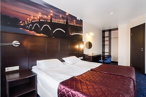 Hotel Okhtinskaya