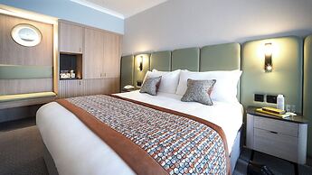 Menlo Park Hotel