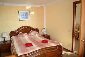 A Hotel Amur Bay