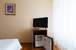 A Hotel Amur Bay