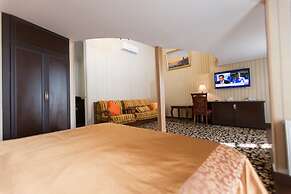 Hotel Shirak