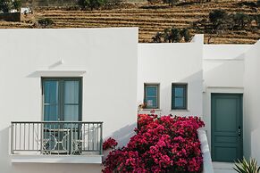 Mr and Mrs White Tinos