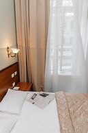 Londonskaya Hotel