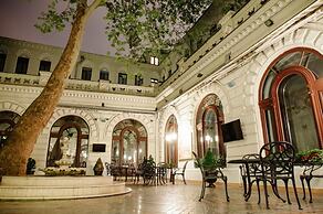 Londonskaya Hotel