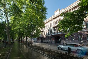 Londonskaya Hotel