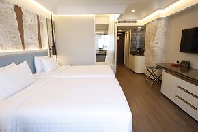 Ramada Plaza by Wyndham Bangkok Menam Riverside