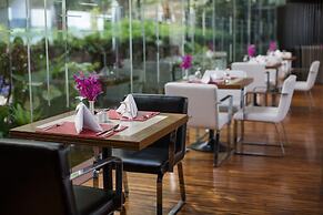 Ramada Plaza by Wyndham Bangkok Menam Riverside
