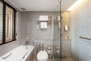 Ramada Plaza by Wyndham Bangkok Menam Riverside