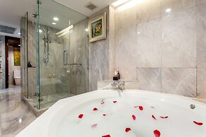 Ramada Plaza by Wyndham Bangkok Menam Riverside