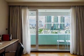 Ramada Plaza by Wyndham Bangkok Menam Riverside