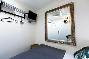 Quentin Museum Square Hotel