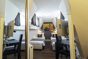 Quentin Museum Square Hotel