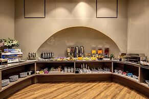 Al Manthia Hotel - Trevi Hotels Group