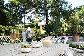 Massimi City Garden Hotel