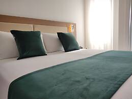 Massimi City Garden Hotel