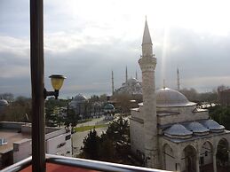 Lapis Inn Hotel & Spa