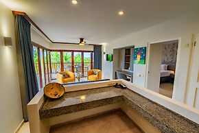 LionsDive Beach Resort