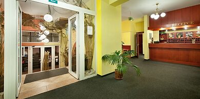 Hotel Henrietta