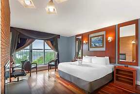 Quality Hotel Fallsview Cascade