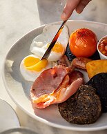 Hotel Indigo Edinburgh - Princes Street by IHG