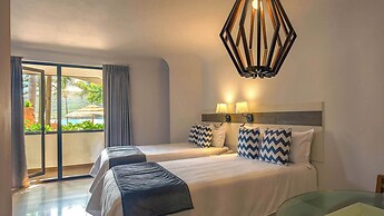 Luna Palace Hotel and Suites