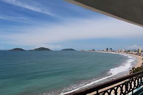 Hotel Playa Marina