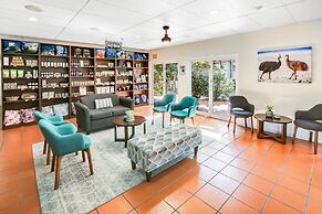 Coral Tree Inn