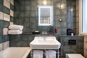 ELSA, Hôtel Paris