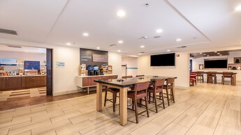 Holiday Inn Express Fremont-Milpitas Central by IHG