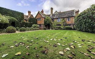 Langshott Manor