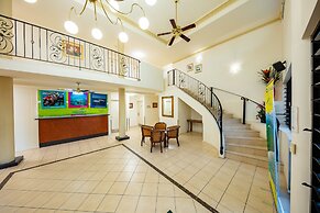 Cairns Queens Court