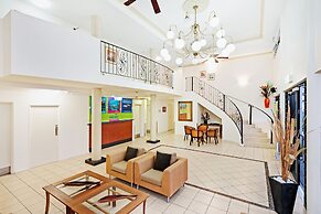 Cairns Queens Court