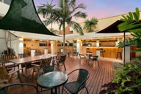 Cairns Queens Court