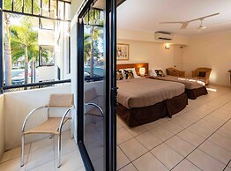 Cairns Queens Court