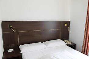 Montree Hotel