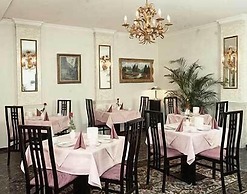 Montree Hotel