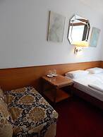 Montree Hotel