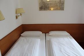 Montree Hotel
