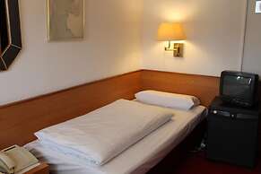 Montree Hotel