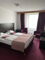Montree Hotel