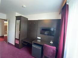 Montree Hotel