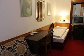 Montree Hotel